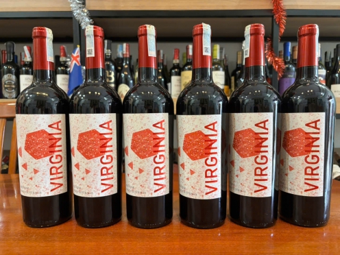 Rượu vang đỏ Red wine Virginia 750ml 14% vol.