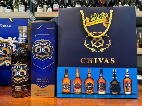 Rượu Whisky Chivas Regal 18 Gold Signature 700ml 40% kèm hộp phiên bản Tết 2026