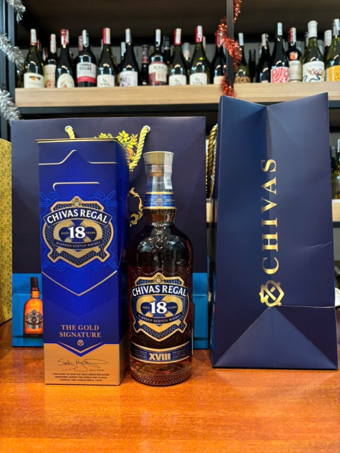 Rượu Whisky Chivas Regal 18 Gold Signature 700ml 40% kèm hộp phiên bản Tết 2026