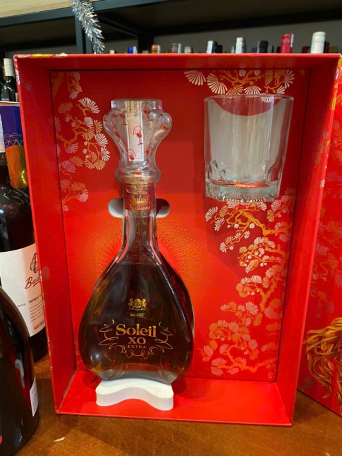 Rượu Brandy Pháp XO Soleil Extra 700ml kèm hộp và ly và túi.